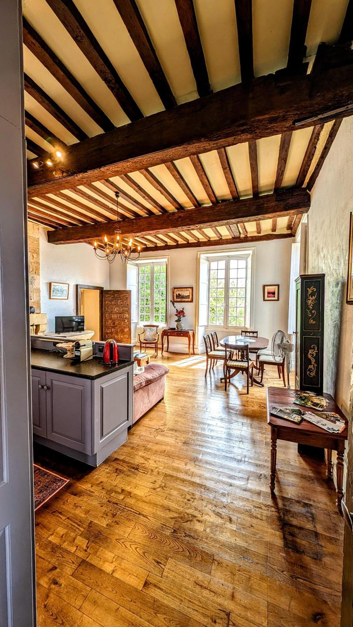 Centrally Located Sarlat Apartment With Medieval Town Views المظهر الخارجي الصورة